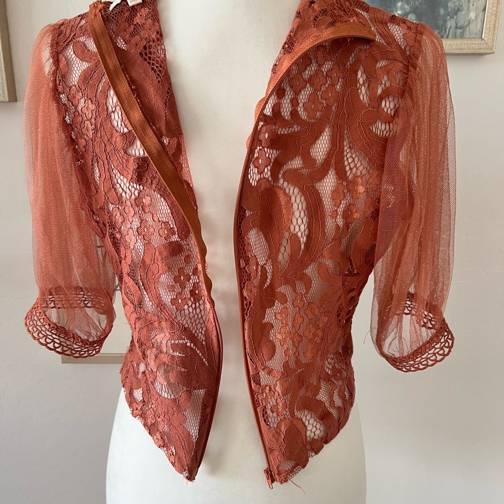 PEACH Lace Top - Picture 3 of 5